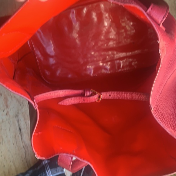 TORY BURCH CHERRY RED MICHELLE TOTE BAG - Picture 13 of 15